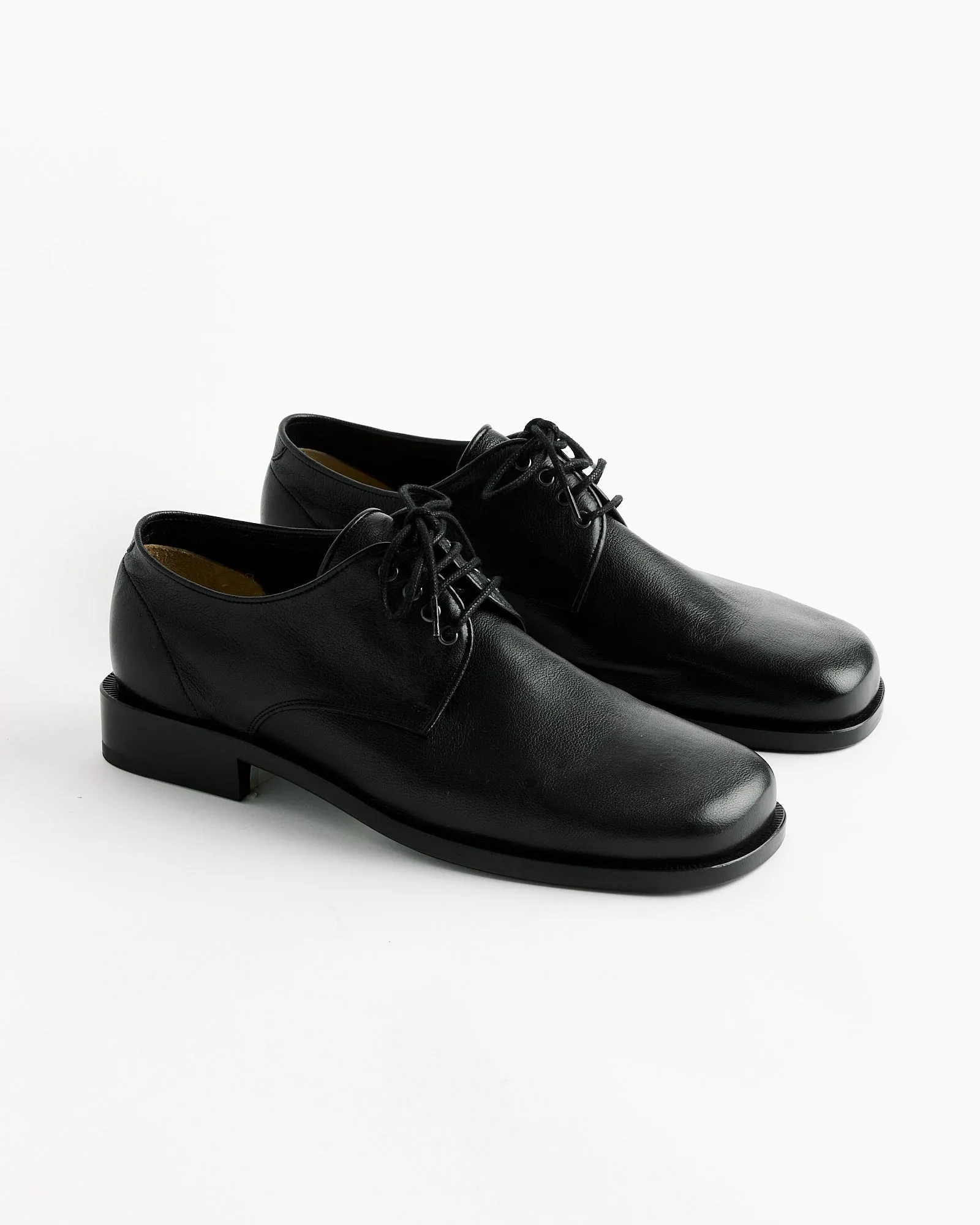 Anatomic Derbies in Black
