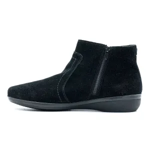 Clarks Ankle Desert Boots Leather Black Colour For Women