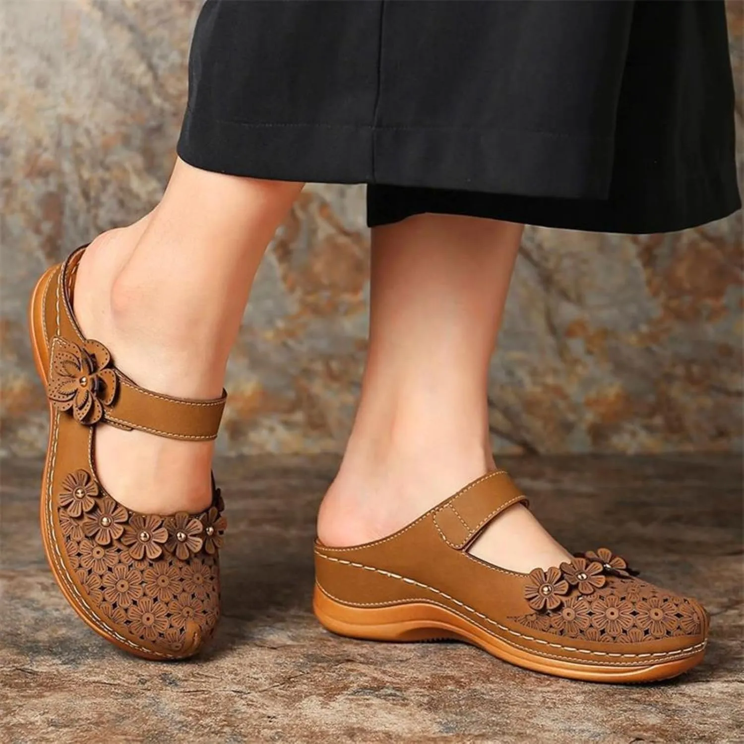 Clogs for Women Mule Sandals Comfortable Summer Flowers Platform Orthopedic Sandals, Round Toe Closed Toe Walking Slippers Hollow Out Breathable Ankle Strap Walking Shoes