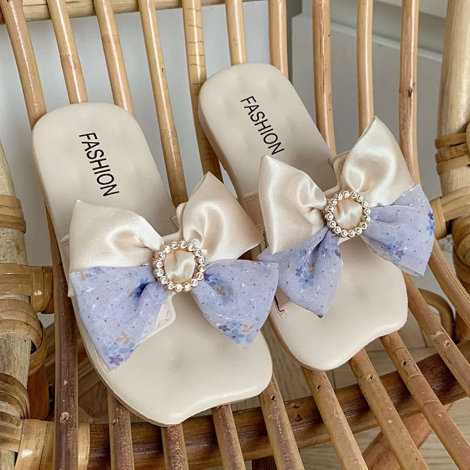 Kids Girls Wedding ay Slippers Square Head Open Toe Flat with Sparkling Bow Satin Bow Sparkling Slippers