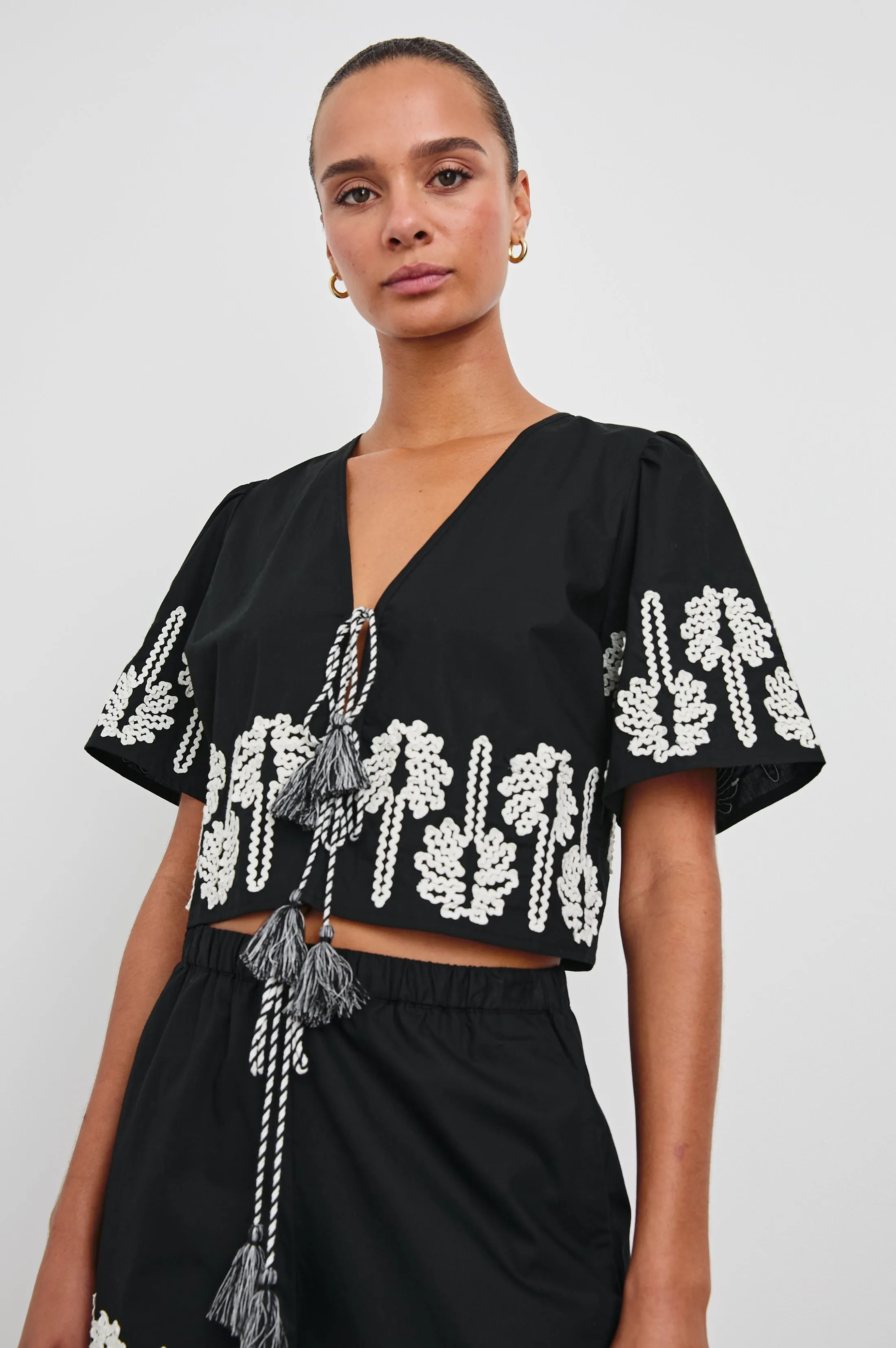 PARI TOP - BLACK IVORY PALM TREES