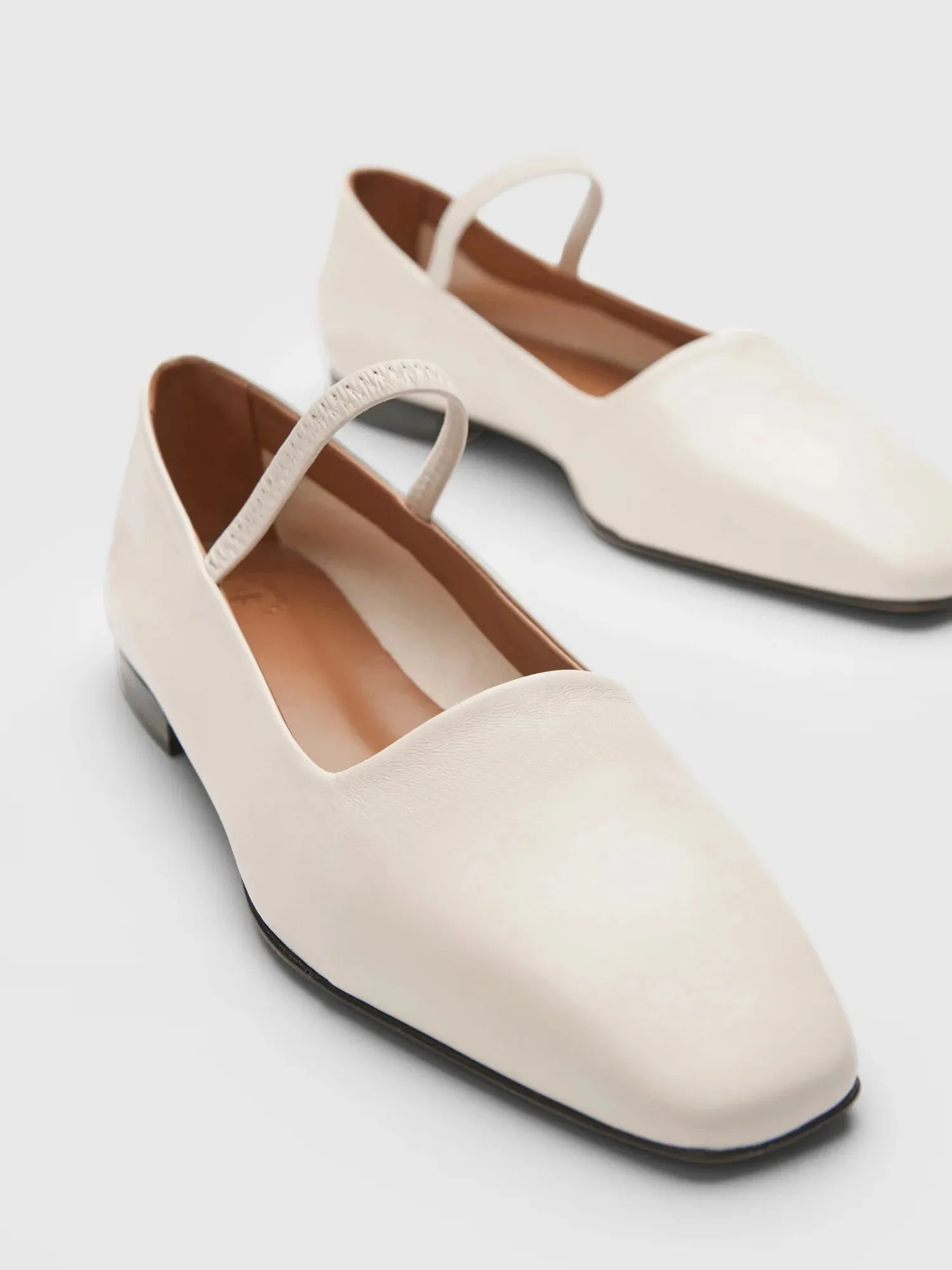 Petina Leather Ballerina - Linen