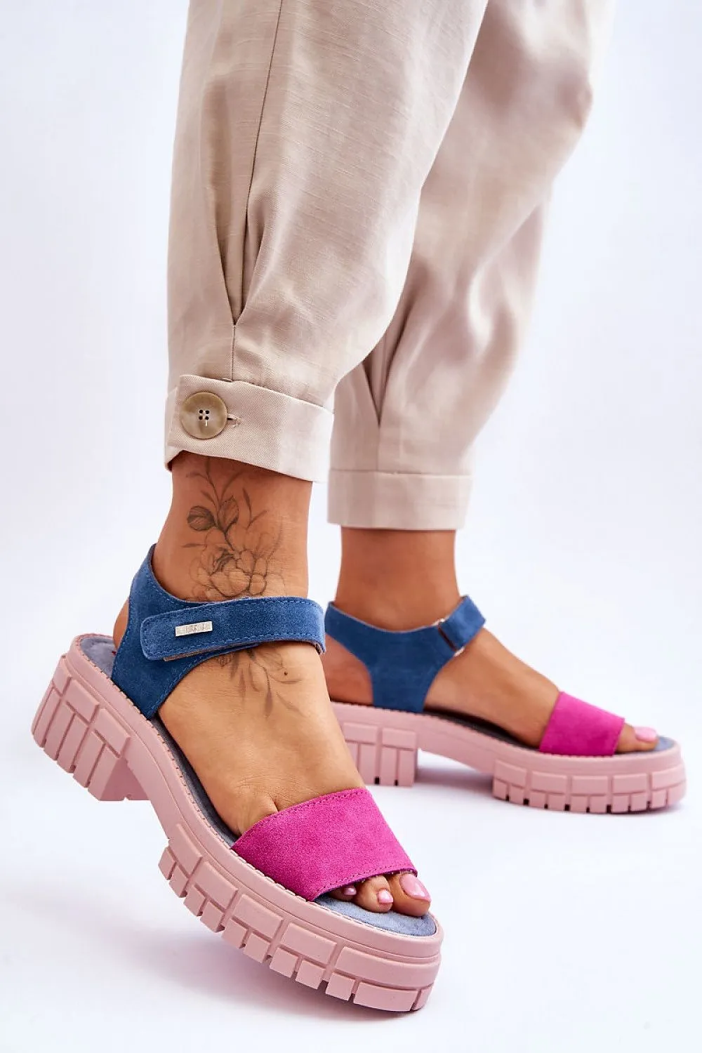 Sandals model 180668 Step in style