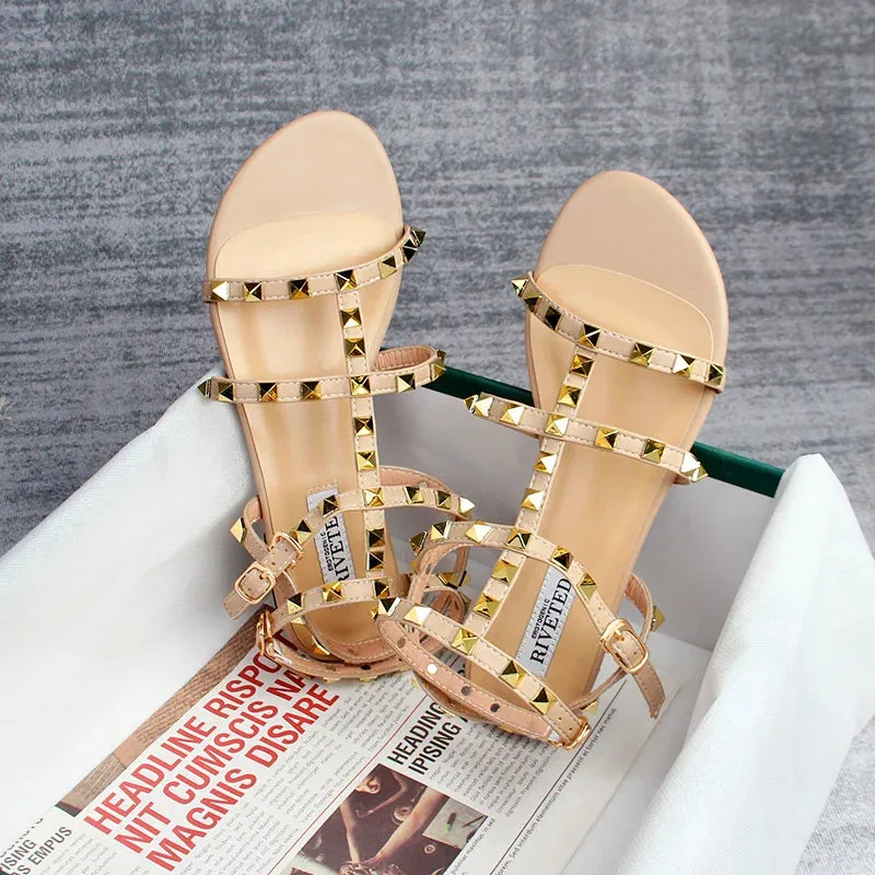Summer Style: Women's Casual Flat Sandals with Simple Design, Rivets, and Larger Sizes for Comfortable Walking and Shopping