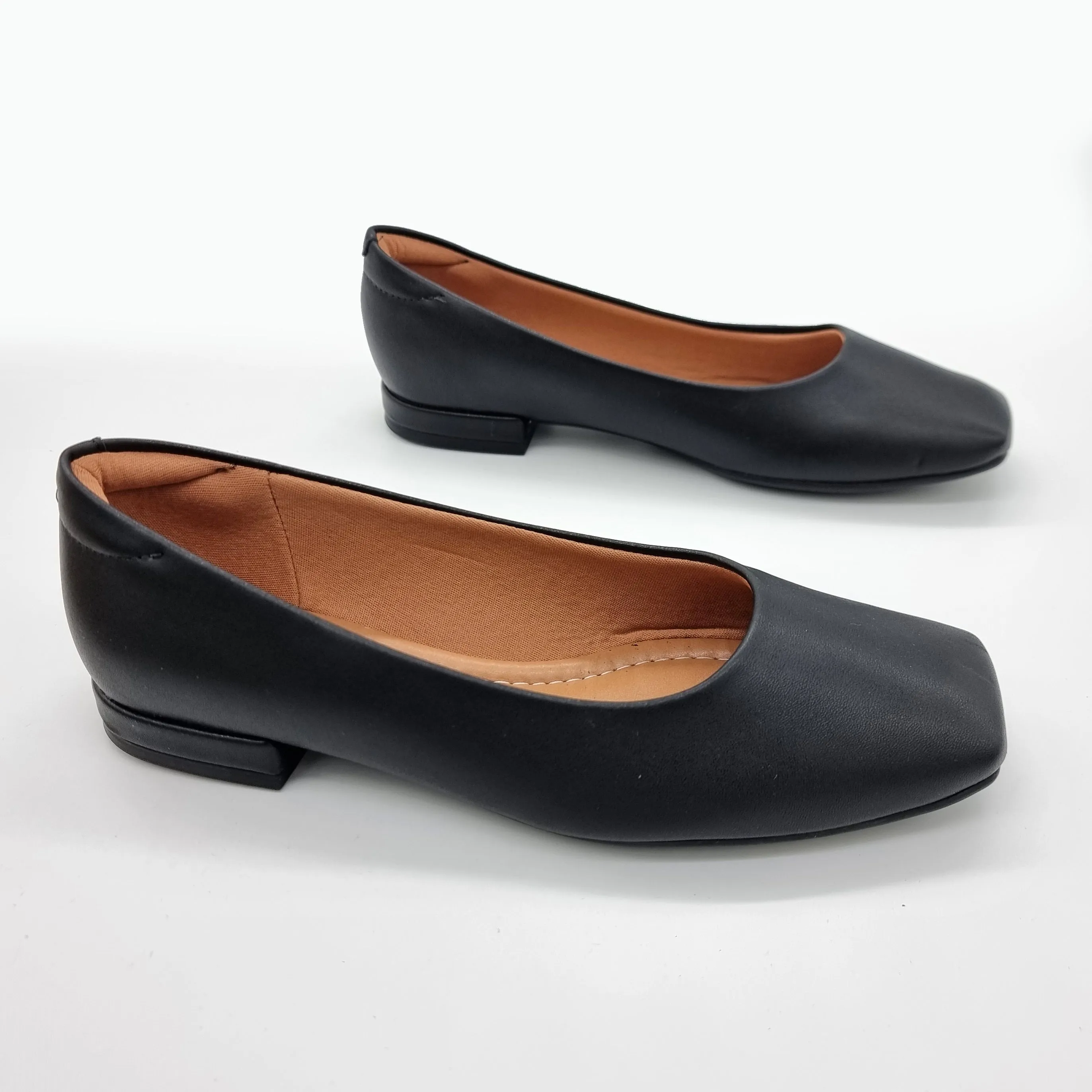 Vizzano 1427-100 Square Toe Flat in Black Napa