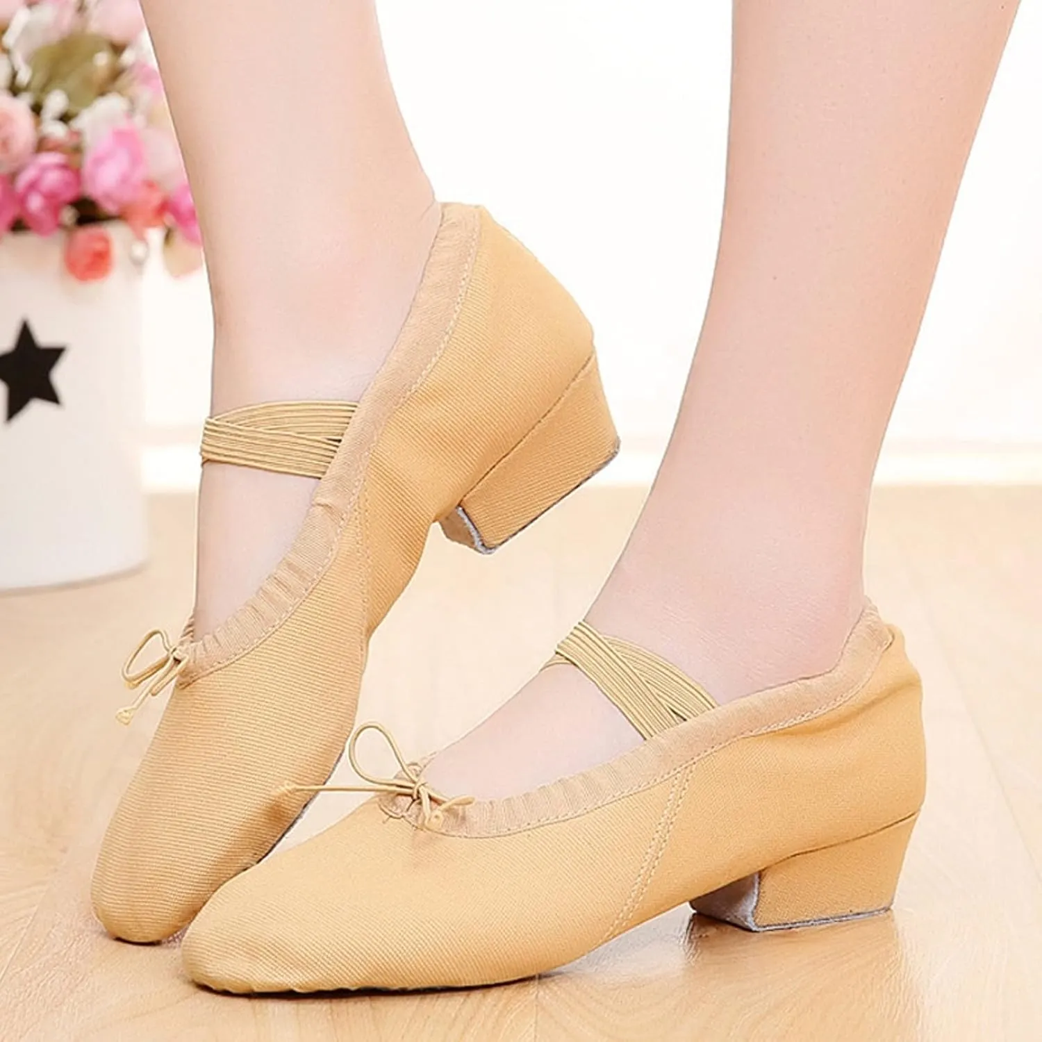 Women Low Heel Dance Shoes Girls Stretch Canvas Split Sole Ballet Shoes with Elastic Strap Training Shoes Sandals